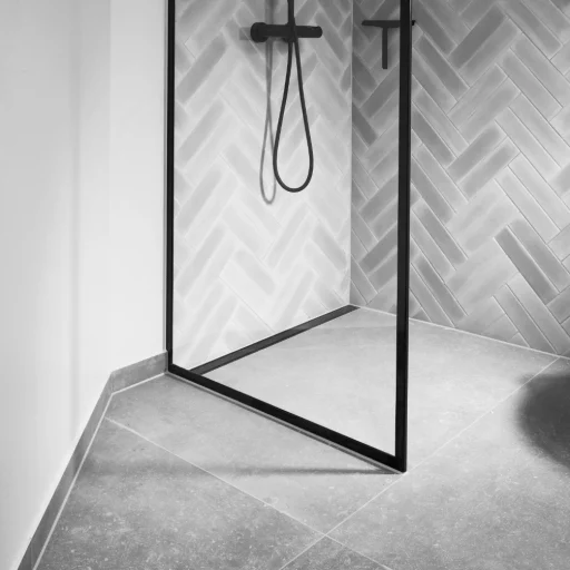Unidrain Glassline brusevæg, 90 cm, sort ramme